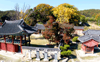 武城書院と賞春公園