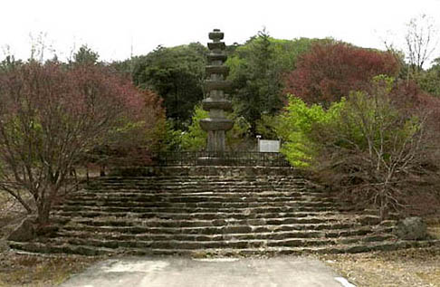 泉谷寺址七层石塔