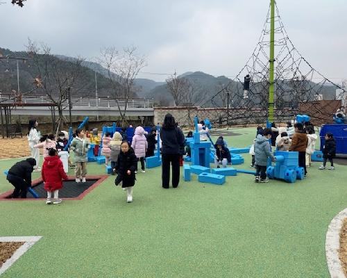정읍 기적의 놀이터, 아이들의 ‘상상 실험실’로 변신… 빅블럭 놀이 시범 운영