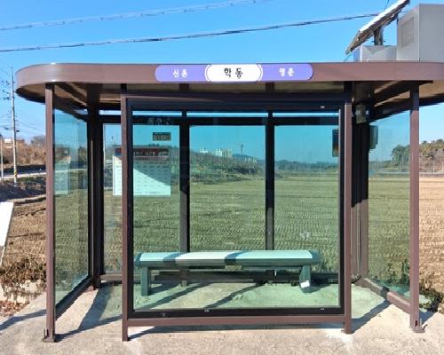 “칼바람 쌩쌩 불어도 안심”… 정읍시, 개방형 승강장에 가림막 설치