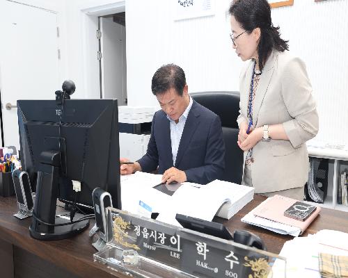 “쉼표 없는 시정” 이학수 정읍시장, 당선 직후 첫 결재…335개 추진사업 점검