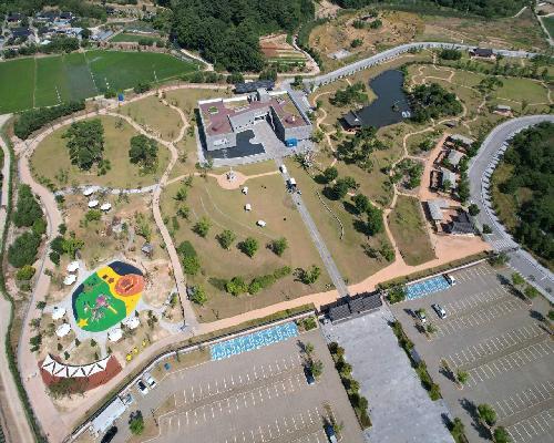 정읍시, ‘한국가요촌 달하’ 가요전시관 새 단장… 17일 재개관식